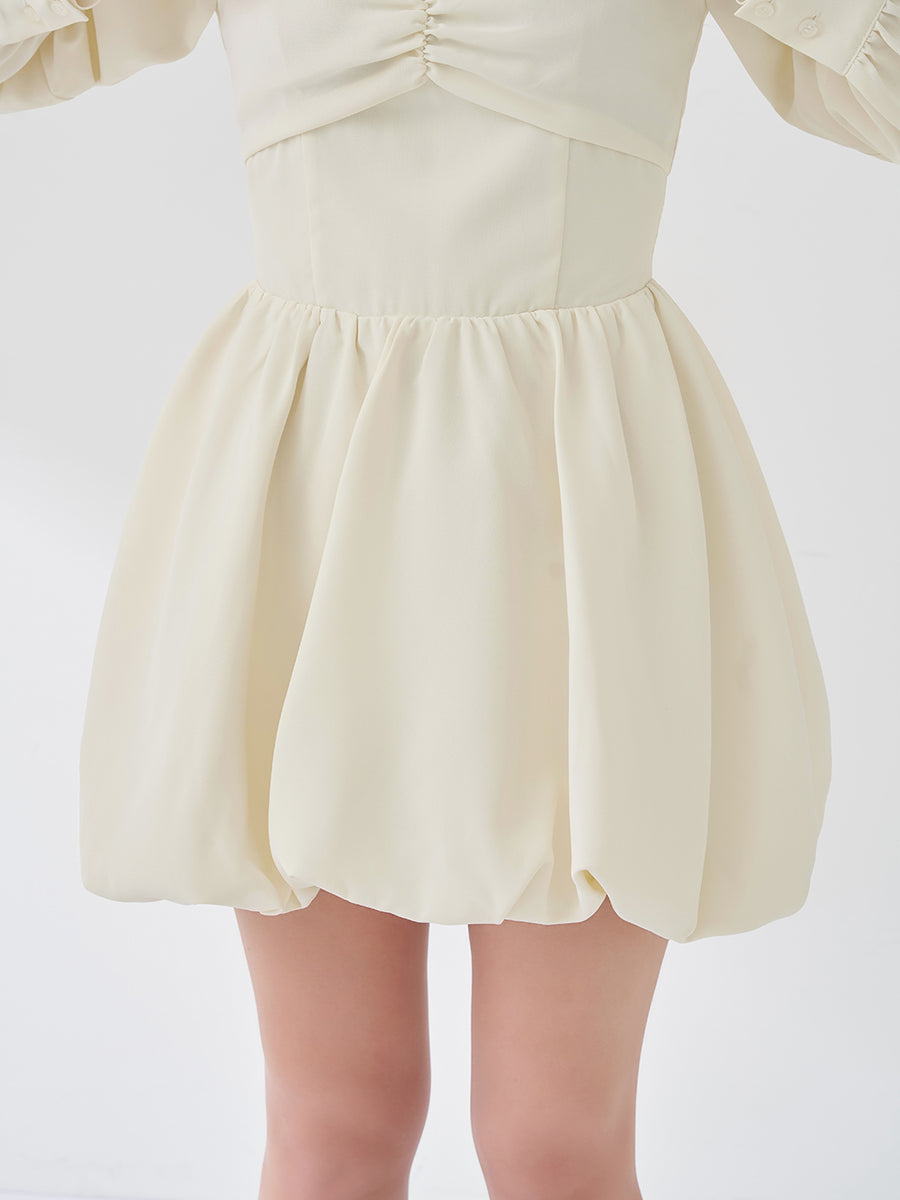 モデル：156cm（着用サイズ：FREE　着用カラー：IVO）