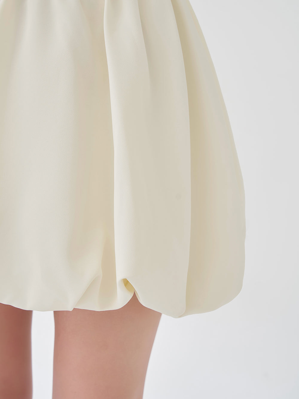 モデル：156cm（着用サイズ：FREE　着用カラー：IVO）