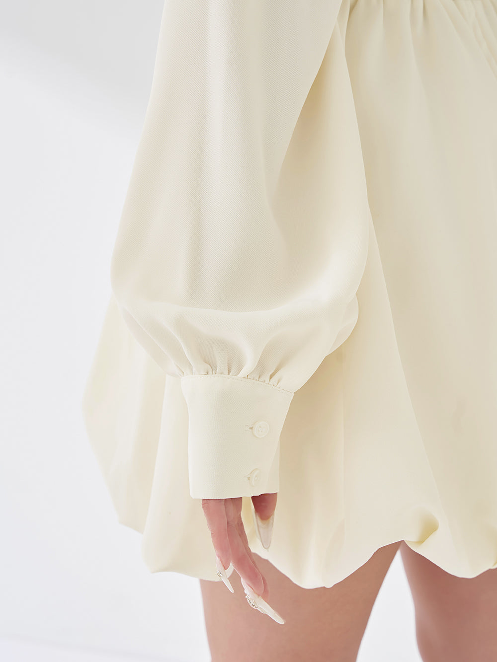 モデル：156cm（着用サイズ：FREE　着用カラー：IVO）