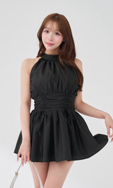 モデル：156cm（着用サイズ：FREE　着用カラー：BLK）