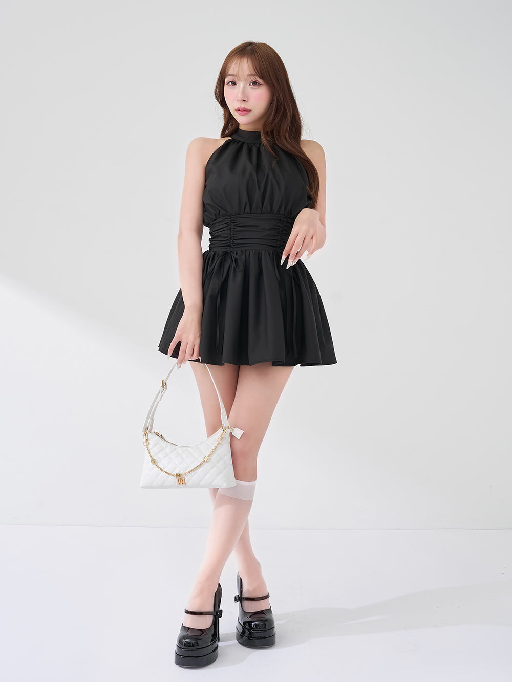 モデル：156cm（着用サイズ：FREE　着用カラー：BLK）