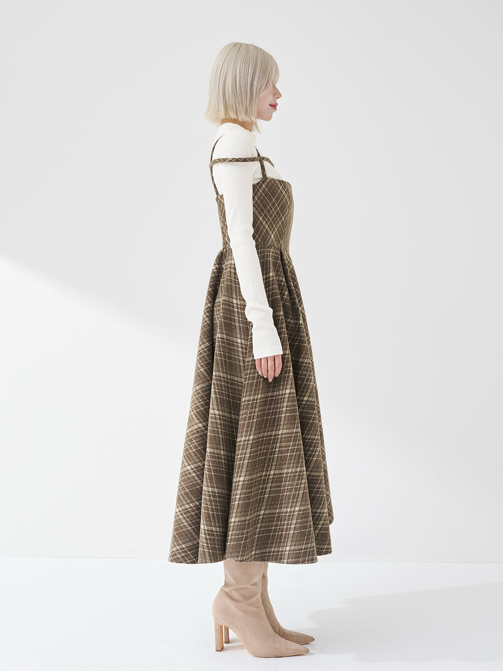 モデル：155cm（着用サイズ：FREE　着用カラー：MOC）