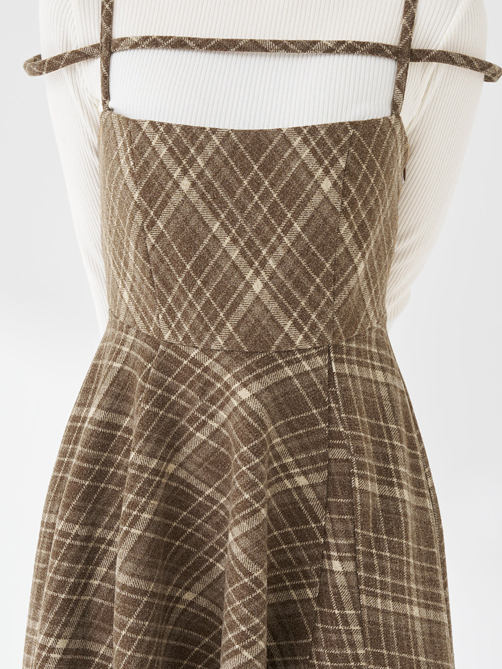 モデル：155cm（着用サイズ：FREE　着用カラー：MOC）