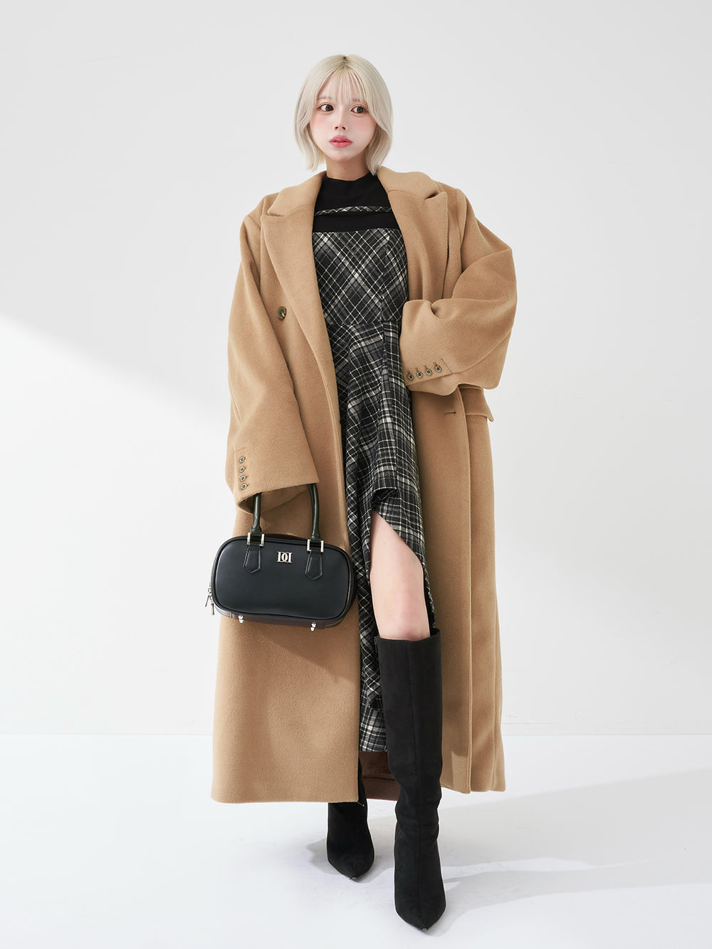 モデル：155cm（着用サイズ：FREE　着用カラー：BLK）