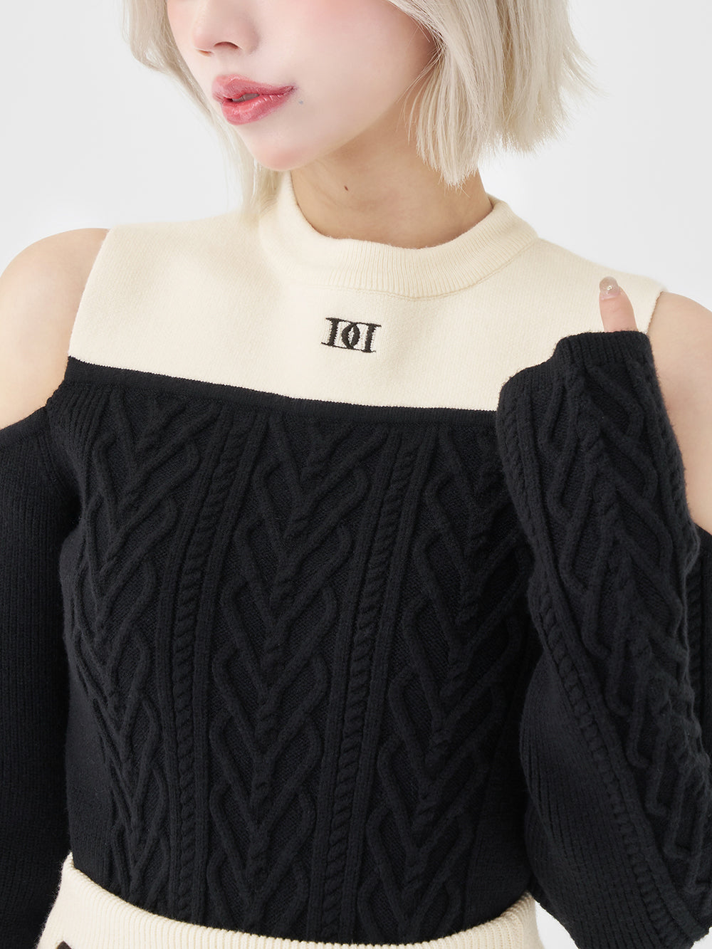 モデル：155m（着用サイズ：FREE　着用カラー：BLK）