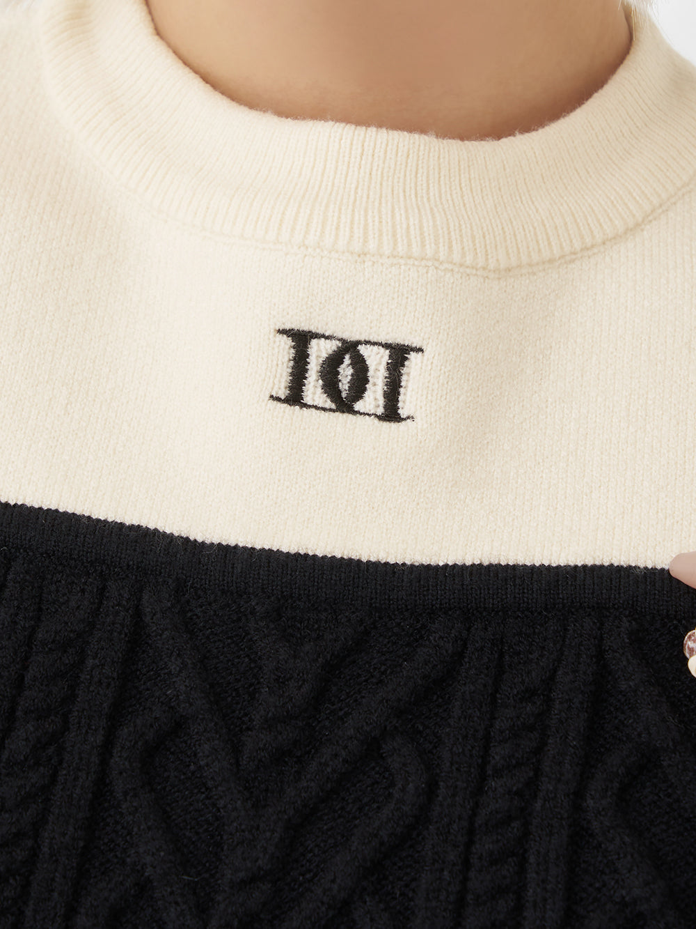 モデル：155m（着用サイズ：FREE　着用カラー：BLK）