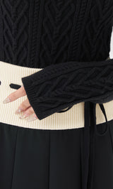 モデル：155m（着用サイズ：FREE　着用カラー：BLK）