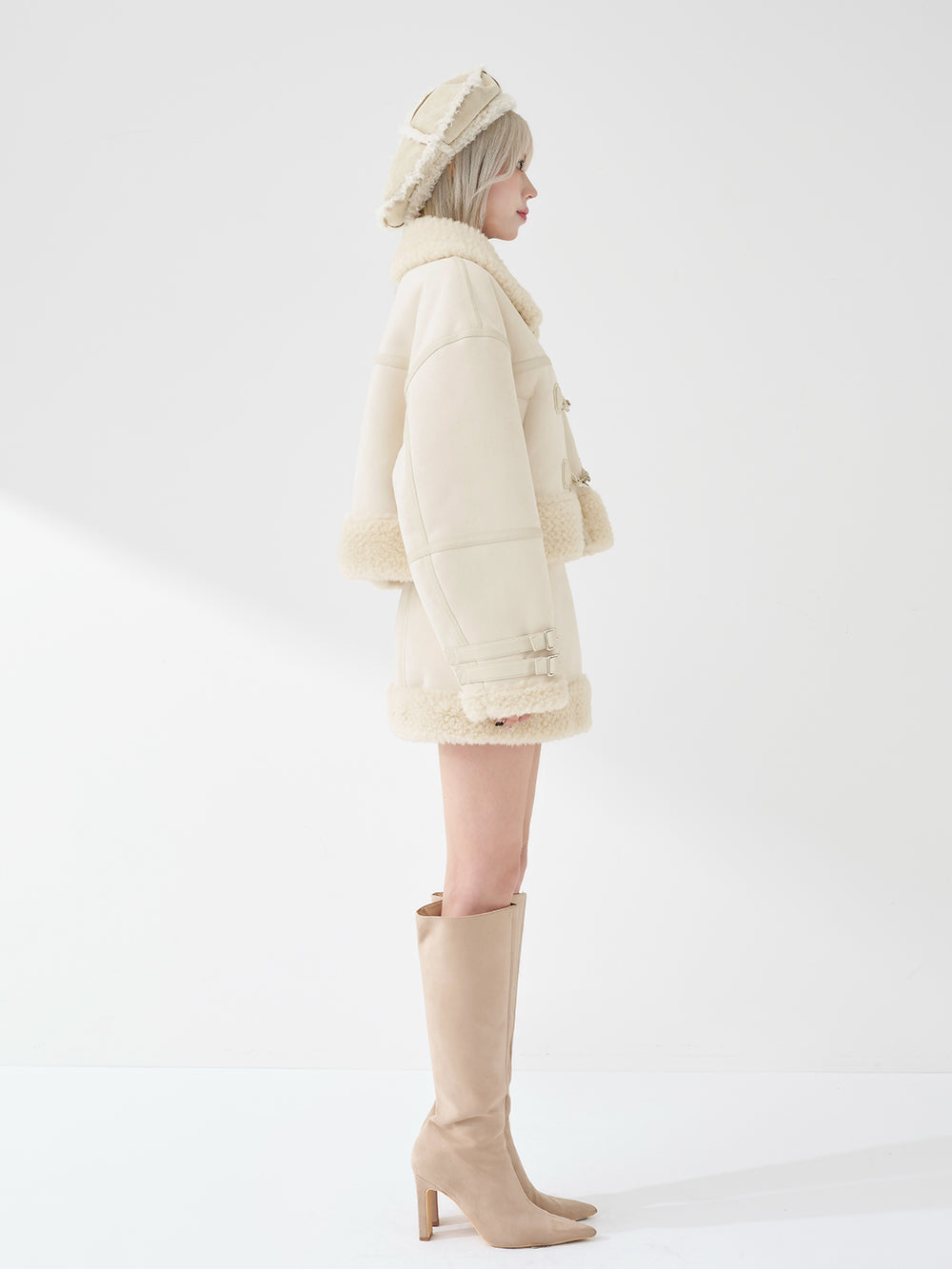 モデル：155cm（着用サイズ：S　着用カラー：IVO）