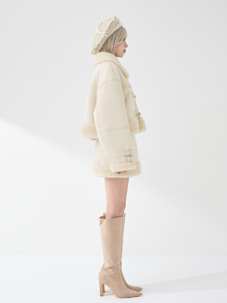 モデル：155cm（着用サイズ：S　着用カラー：IVO）