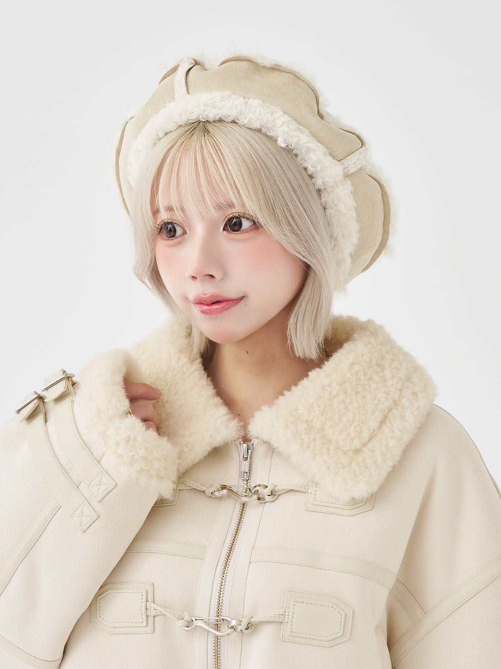 モデル：155cm（着用サイズ：S　着用カラー：IVO）