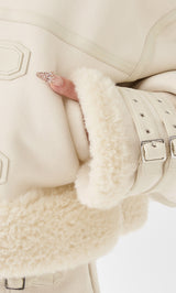 モデル：155cm（着用サイズ：S　着用カラー：IVO）