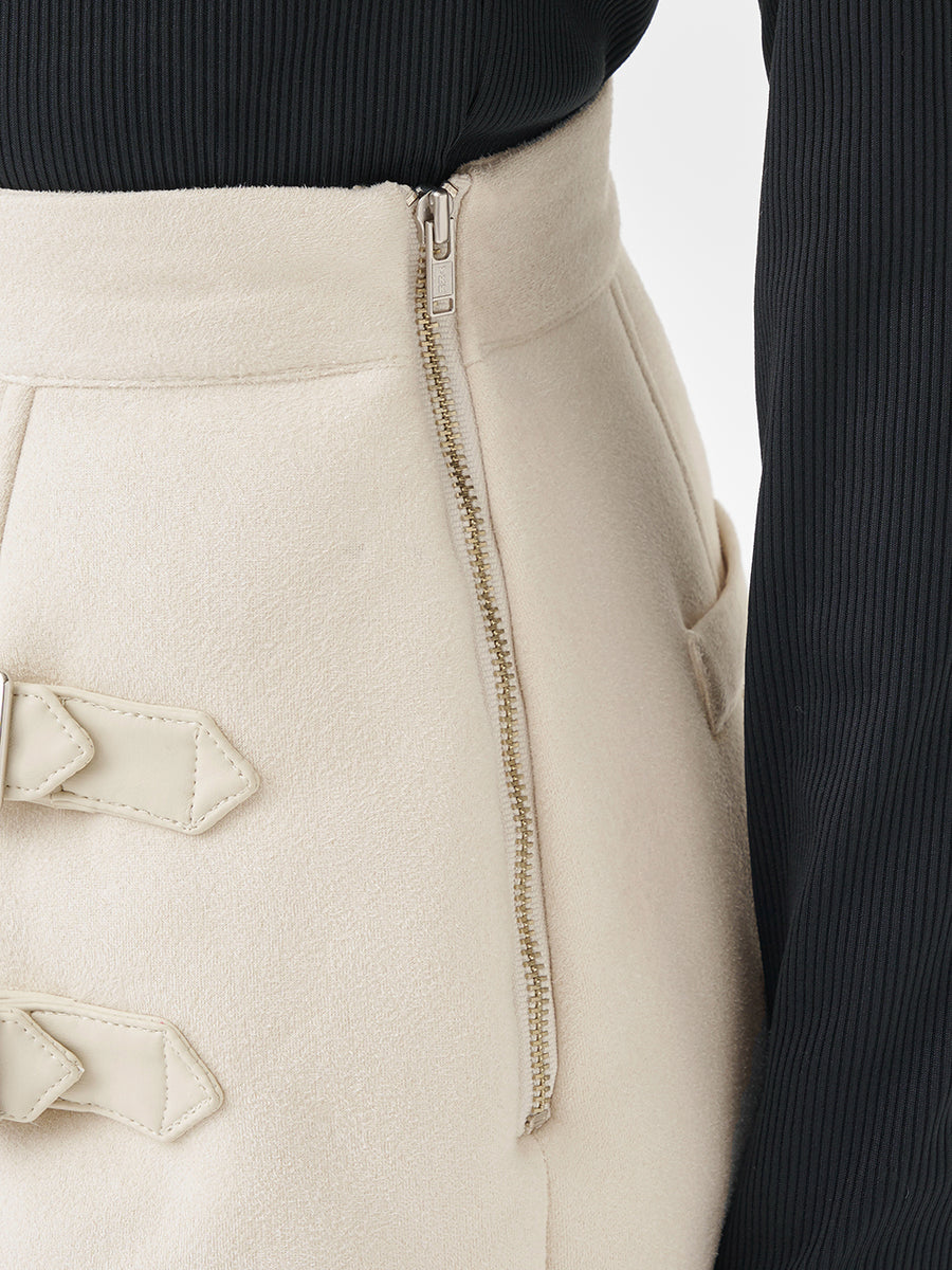 モデル：155cm（着用サイズ：S　着用カラー：IVO）