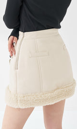 モデル：155cm（着用サイズ：S　着用カラー：IVO）