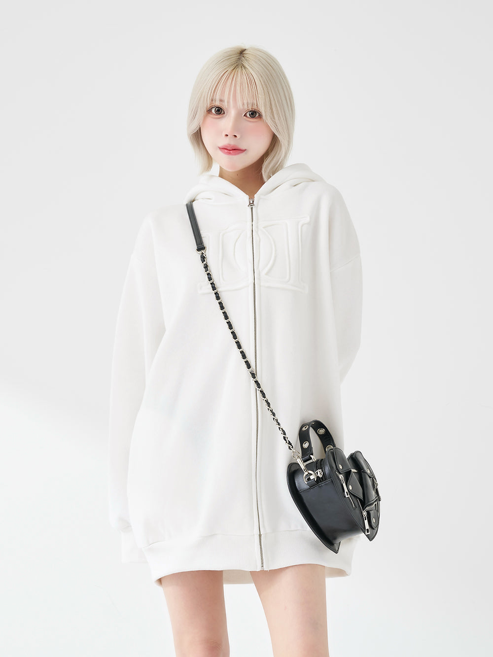 モデル：155cm（着用サイズ：FREE　着用カラー：WHT）