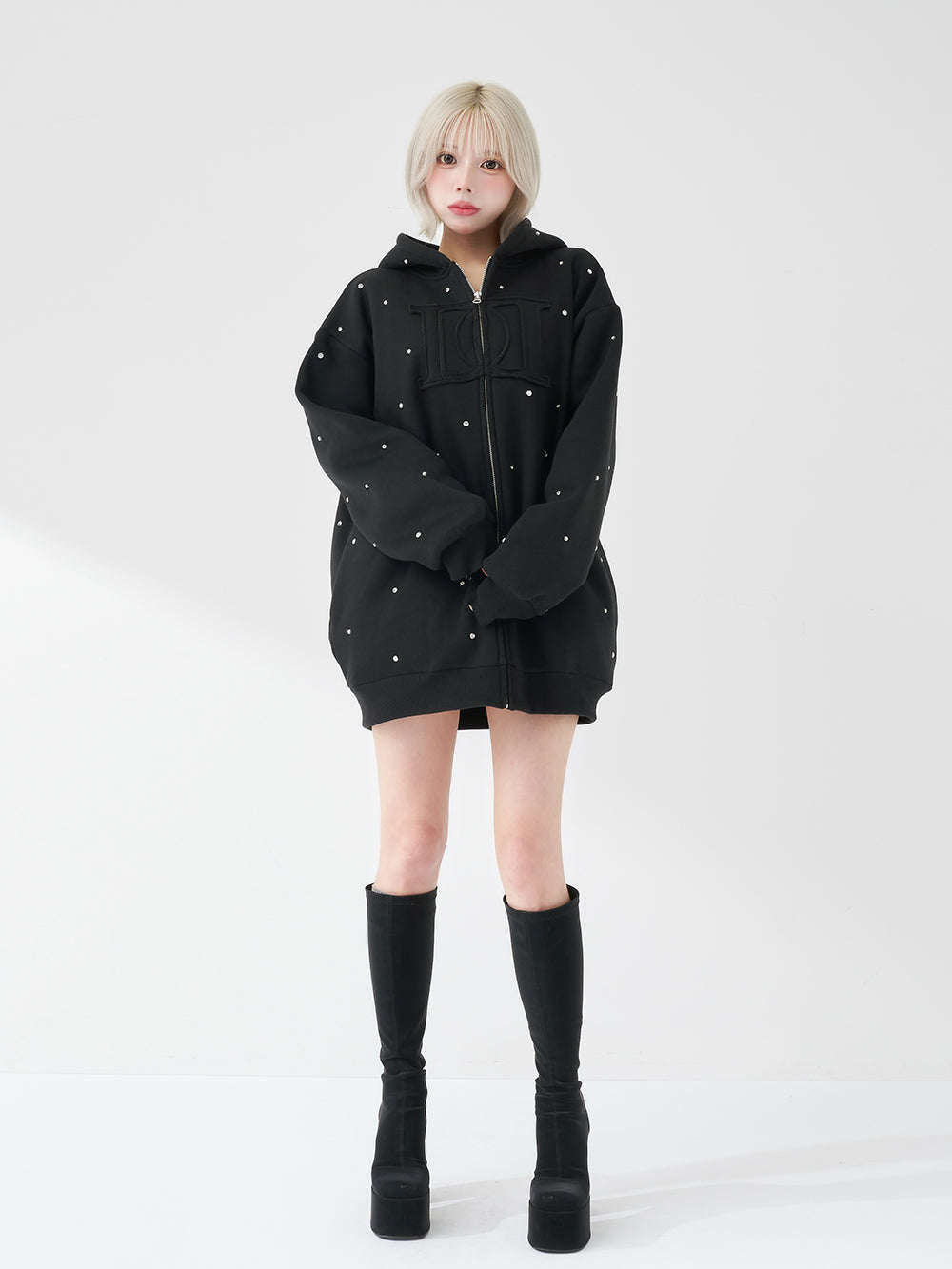 モデル：155cm（着用サイズ：FREE　着用カラー：BLK）