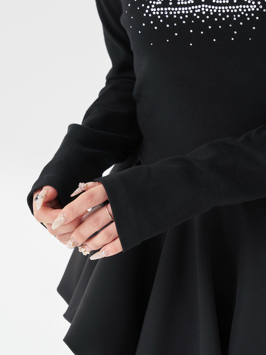 モデル：155cm（着用サイズ：FREE　着用カラー：BLK）