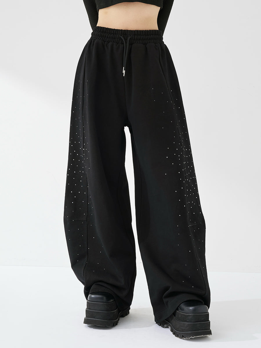 モデル：155cm（着用サイズ：FREE　着用カラー：BLK）