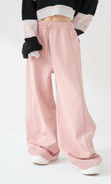 モデル：155cm（着用サイズ：FREE　着用カラー：PNK）