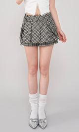 モデル：155cm（着用サイズ：S　着用カラー：GRY）