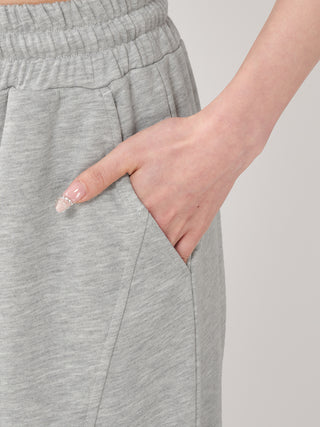 モデル：155cm（着用サイズ：FREE　着用カラー：GRY）