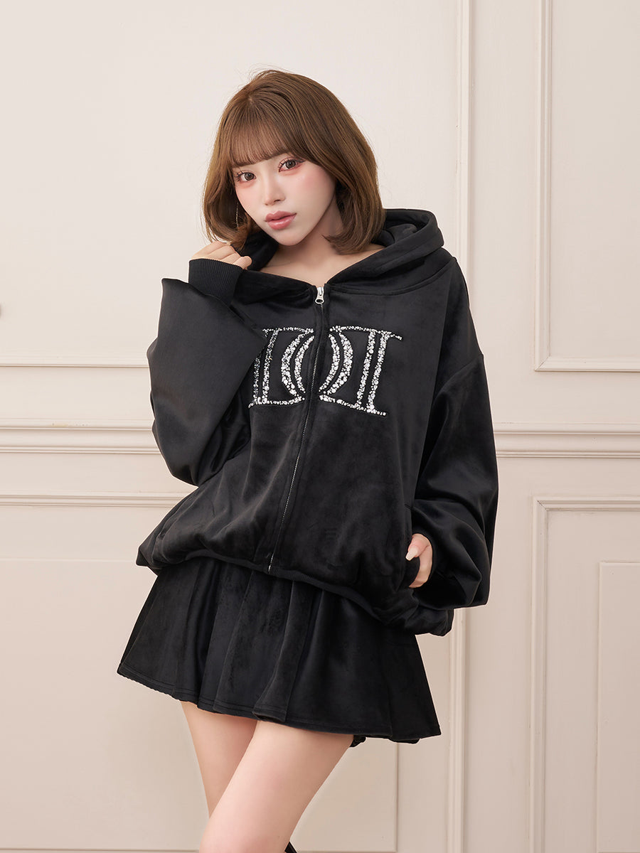 モデル：158cm（着用サイズ：FREE　着用カラー：BLK）