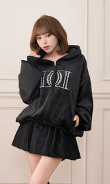 モデル：158cm（着用サイズ：FREE　着用カラー：BLK）