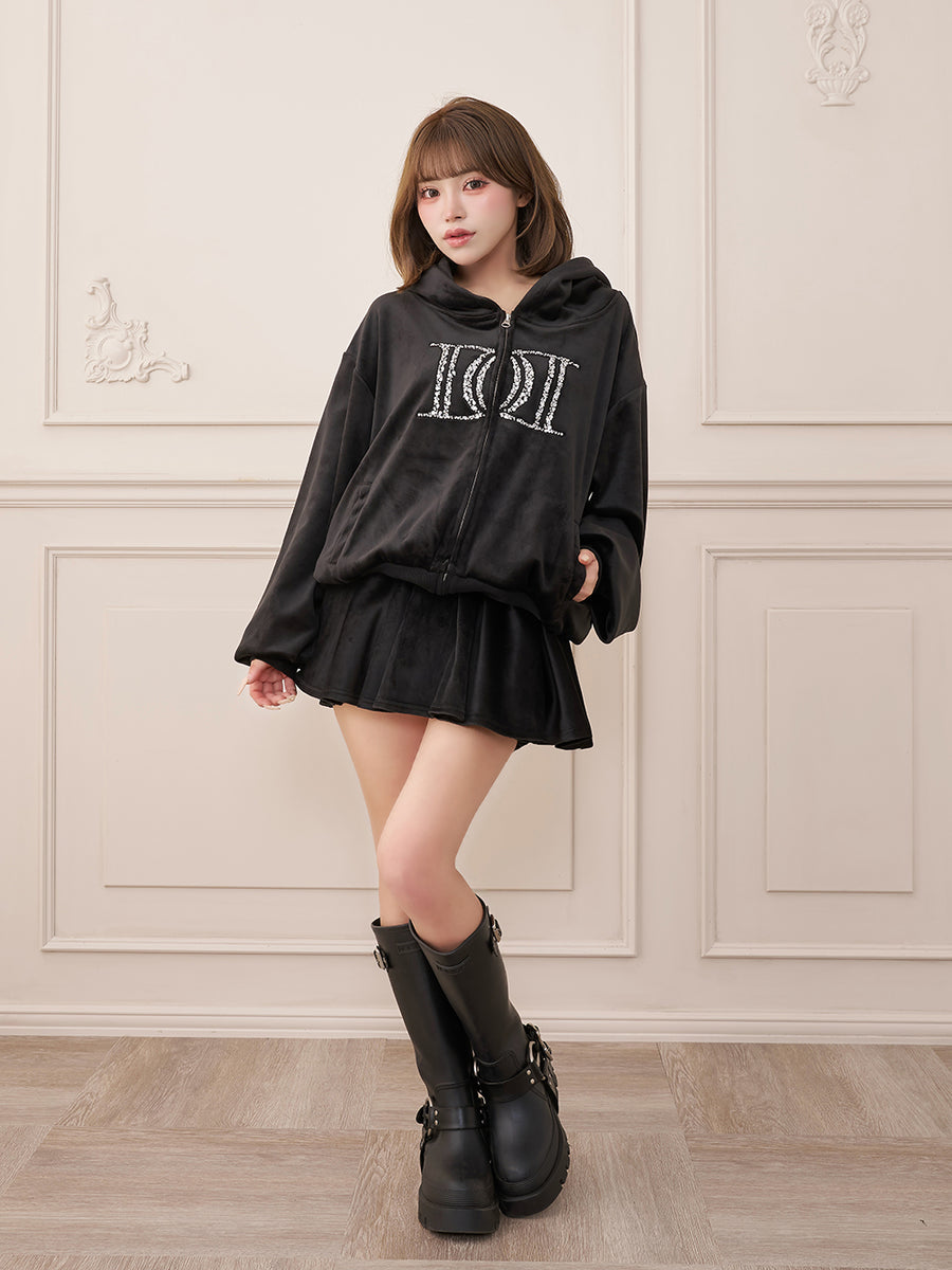 モデル：158cm（着用サイズ：FREE　着用カラー：BLK）
