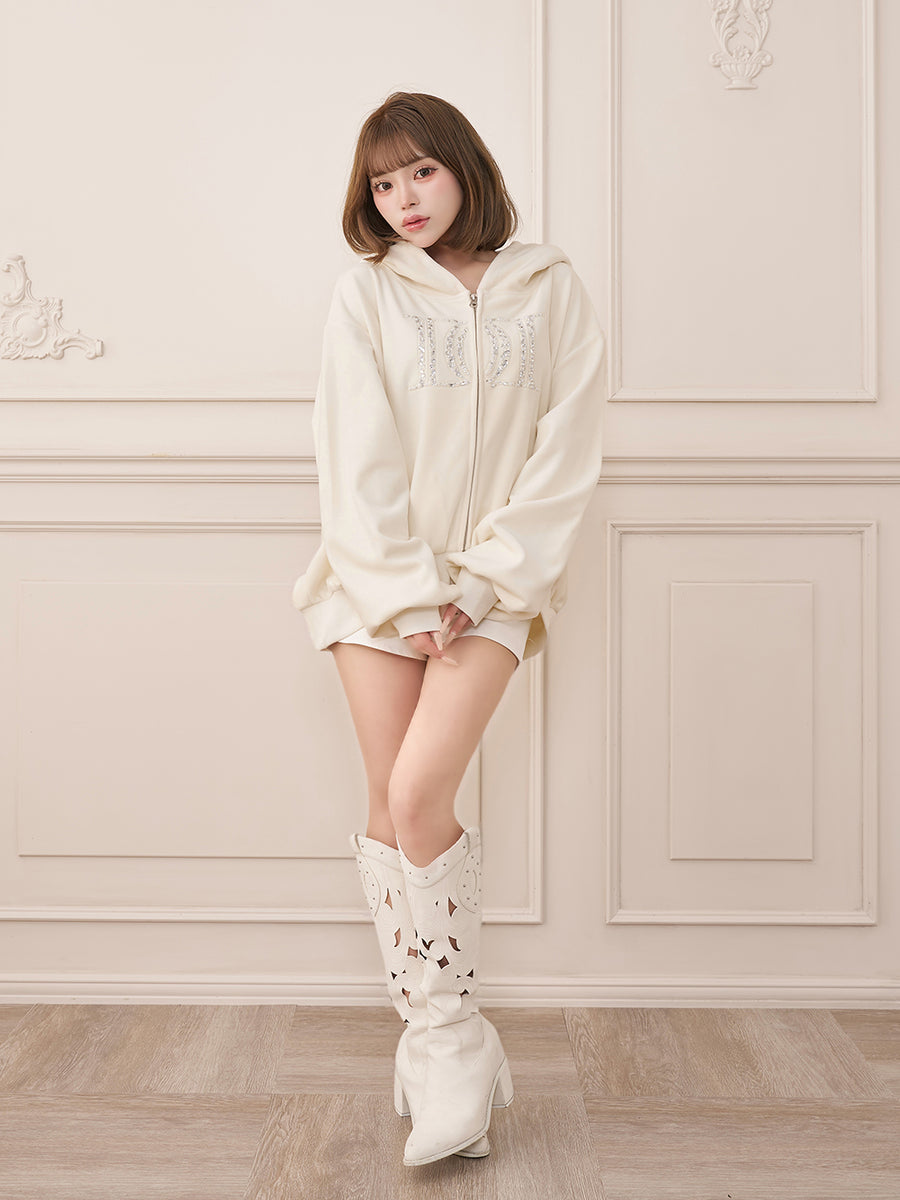モデル：158cm（着用サイズ：FREE　着用カラー：WHT）