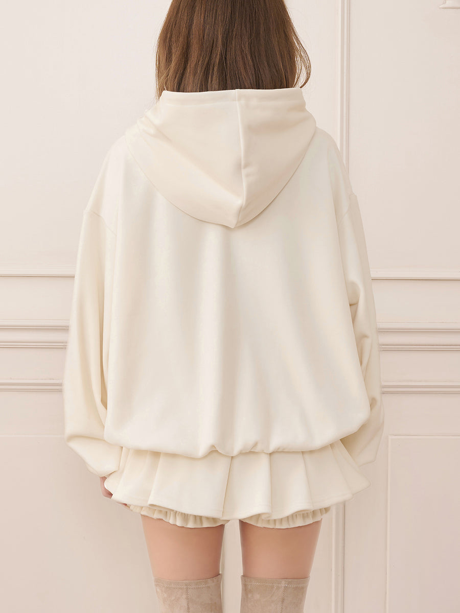 モデル：158cm（着用サイズ：FREE　着用カラー：WHT）