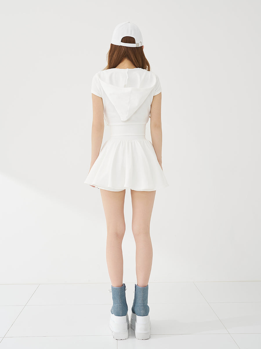 モデル：158cm（着用サイズ：FREE　着用カラー：WHT）