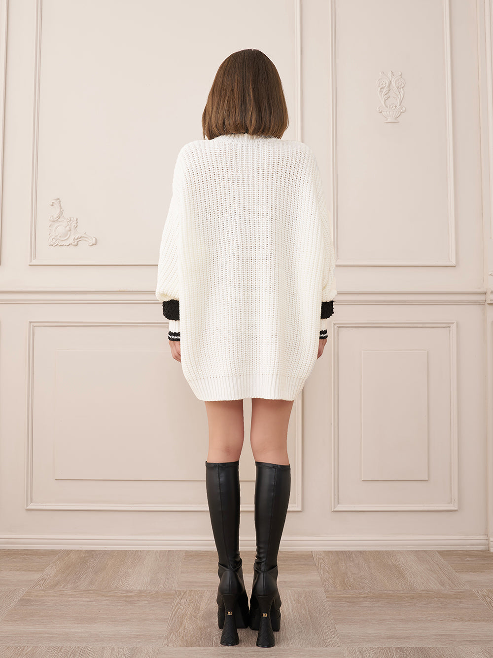 モデル：158cm（着用サイズ：FREE　着用カラー：WHT）