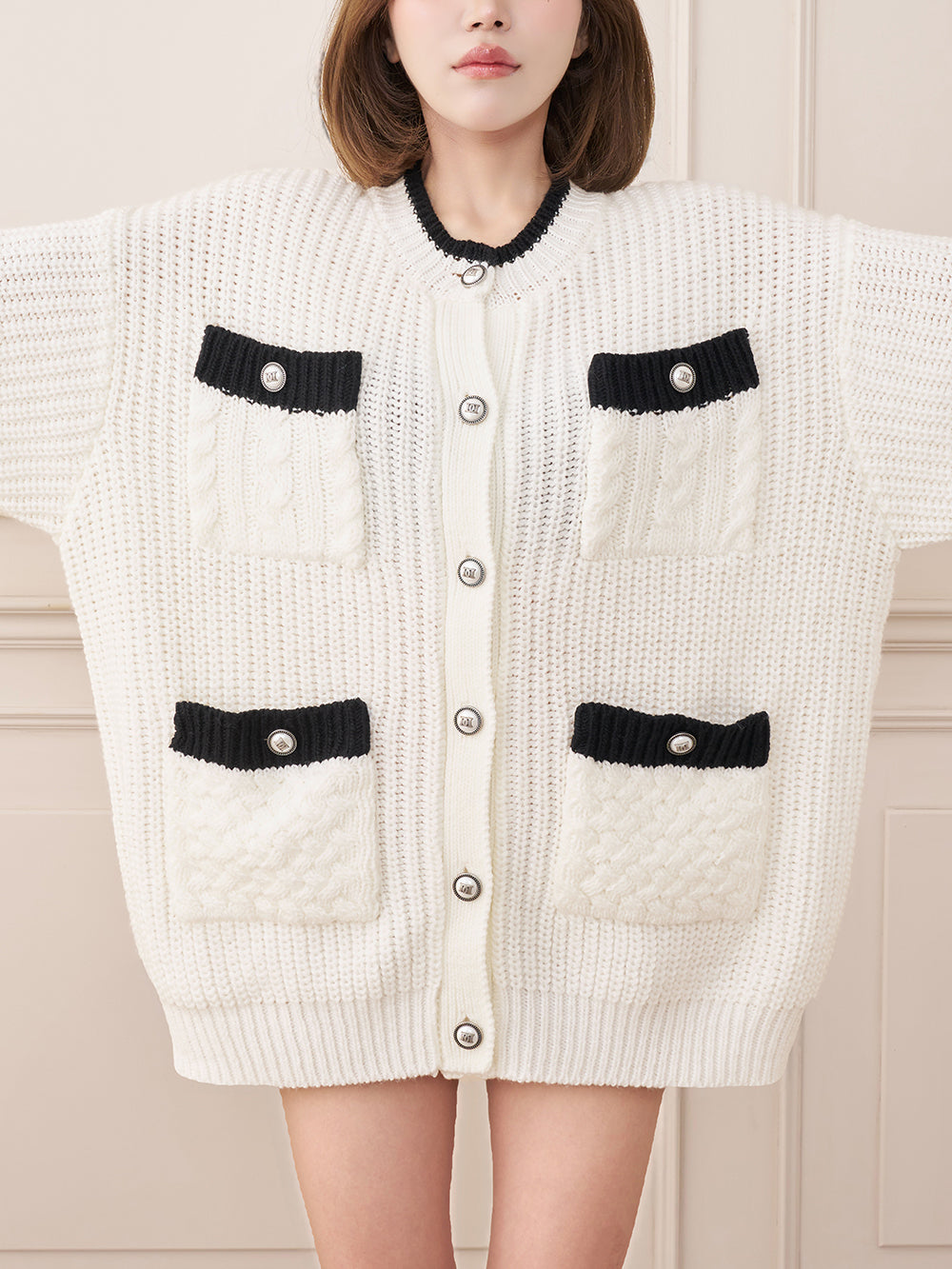 モデル：158cm（着用サイズ：FREE　着用カラー：WHT）