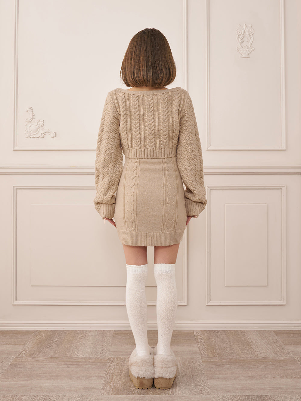 モデル：158cm（着用サイズ：FREE　着用カラー：BEG）