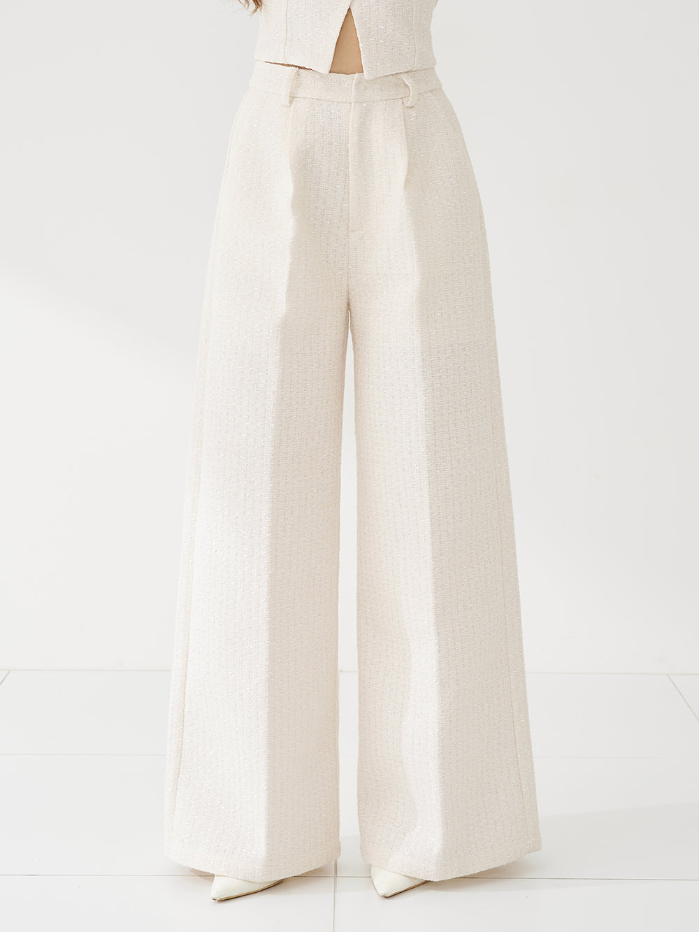 モデル：158cm（着用サイズ：S　着用カラー：WHT）