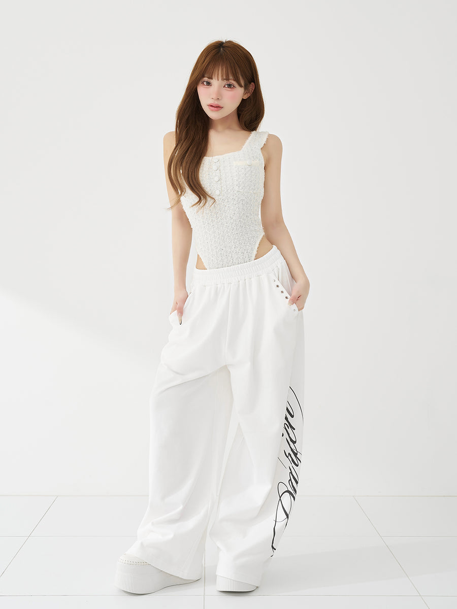 モデル：158cm（着用サイズ：FREE　着用カラー：WHT）