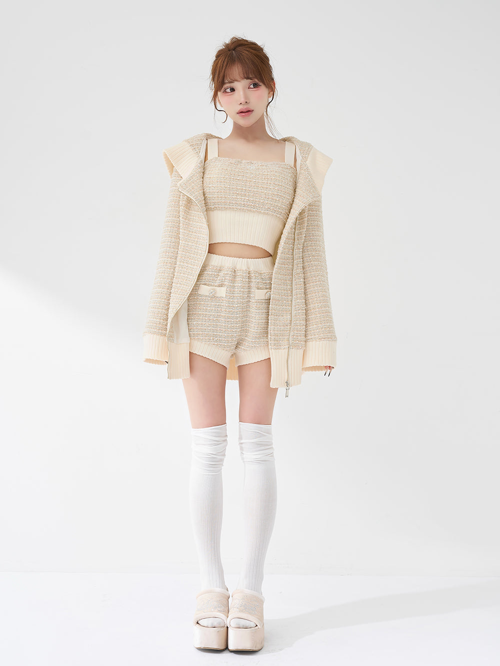 モデル：158cm（着用サイズ：FREE　着用カラー：IVO）