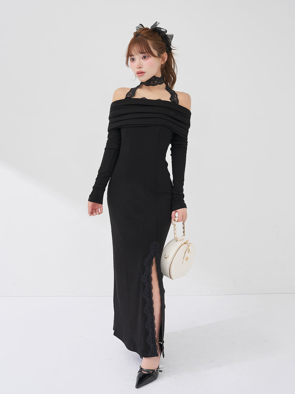 モデル：158cm（着用サイズ：FREE　着用カラー：BLK）