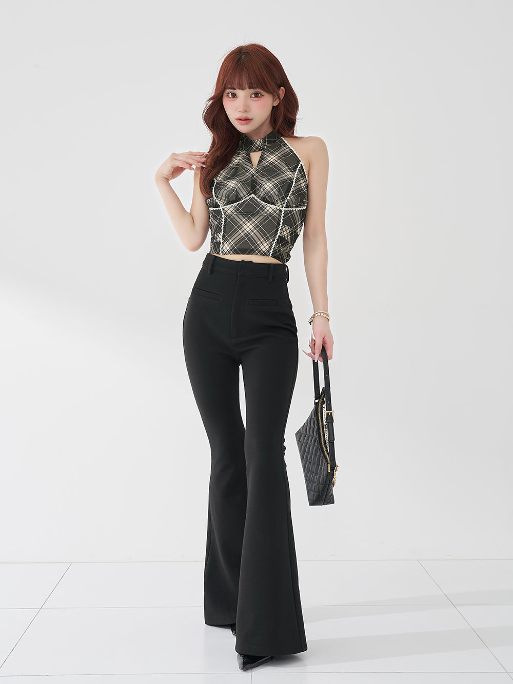 モデル：158cm（着用サイズ：FREE　着用カラー：BLK）