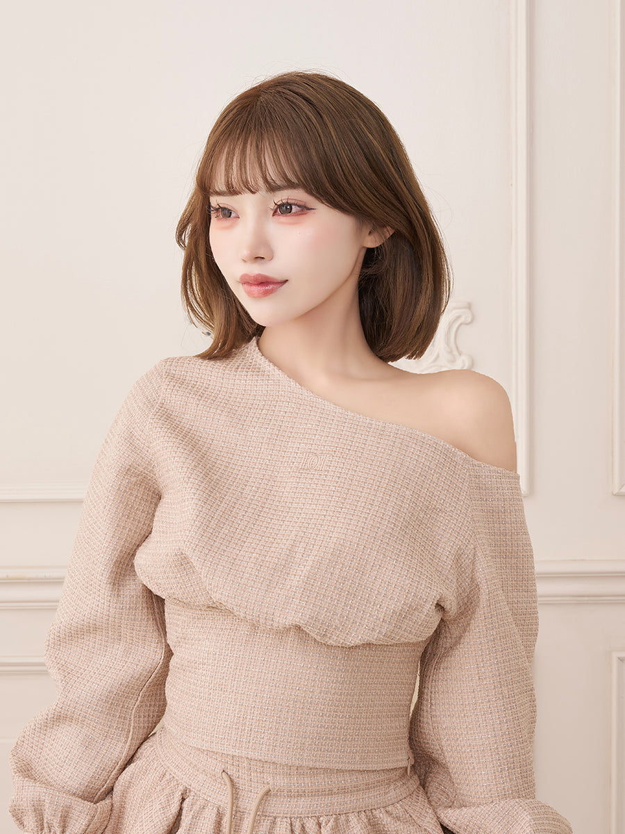 モデル：158cm（着用サイズ：FREE　着用カラー：P-BEG）