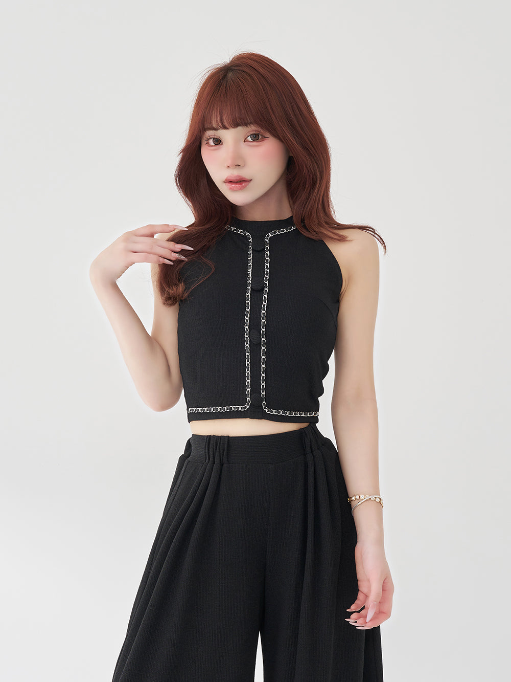 モデル：158cm（着用サイズ：FREE　着用カラー：BLK）