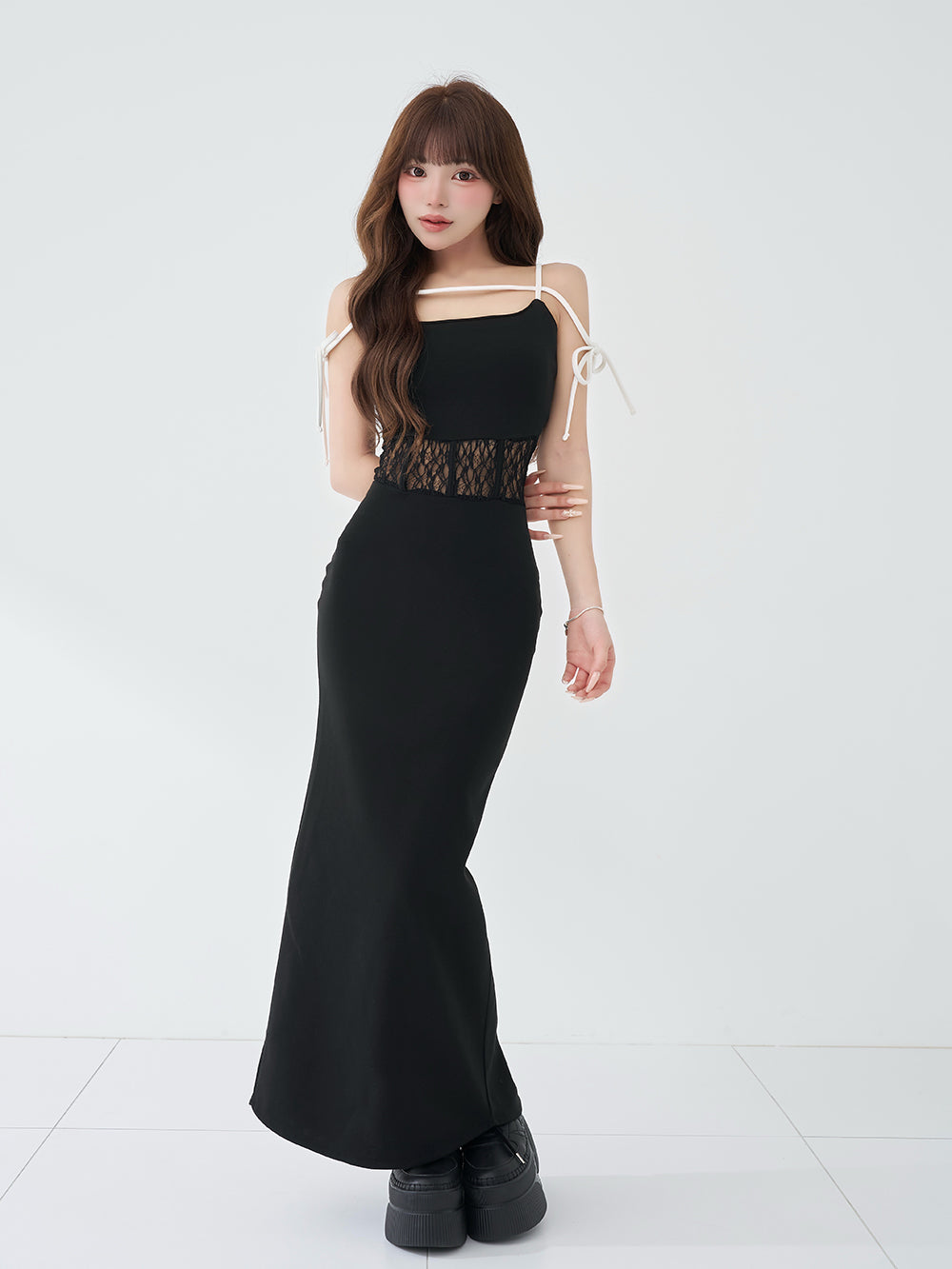 モデル：158cm（着用サイズ：FREE　着用カラー：BLK）