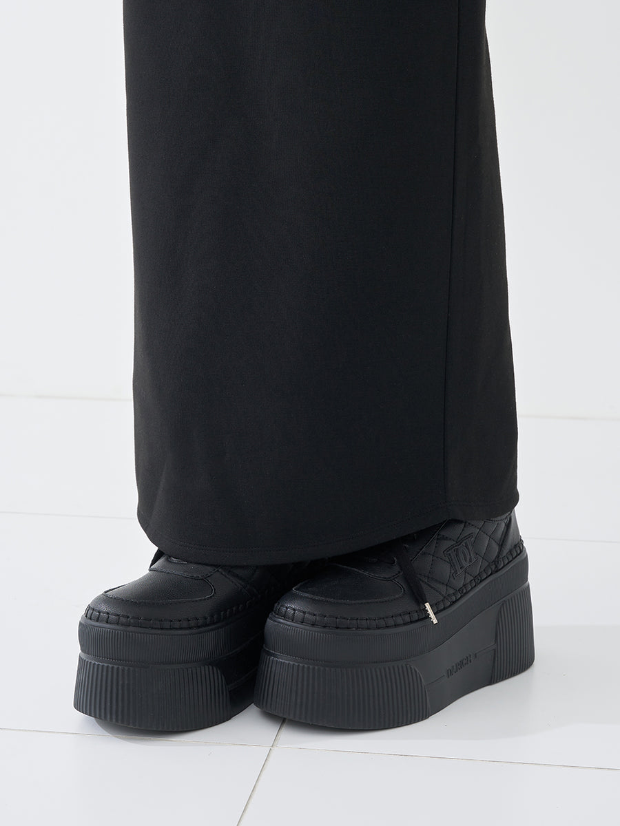 モデル：158cm（着用サイズ：FREE　着用カラー：BLK）