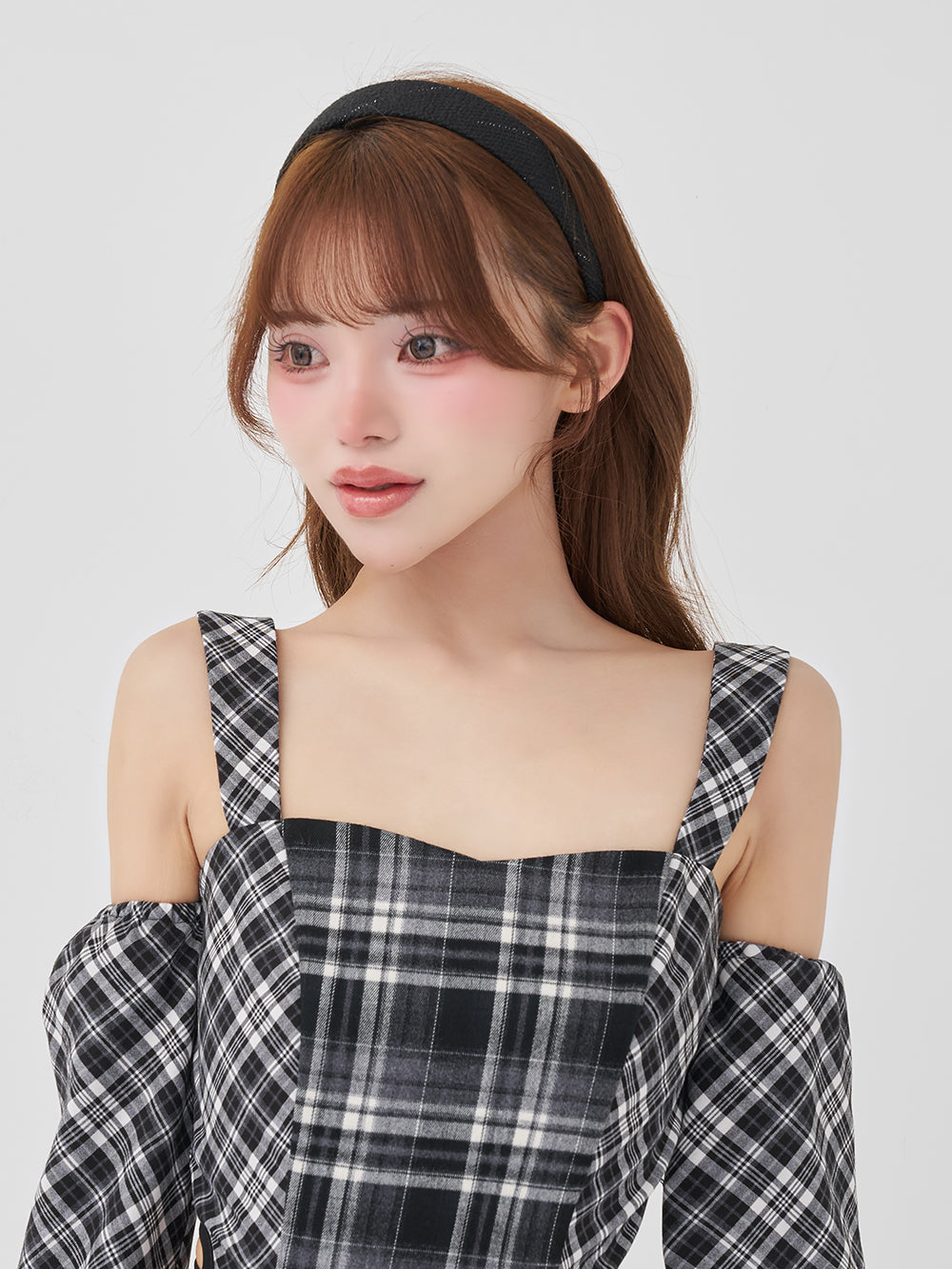 モデル：158cm（着用サイズ：FREE　着用カラー：BLK）