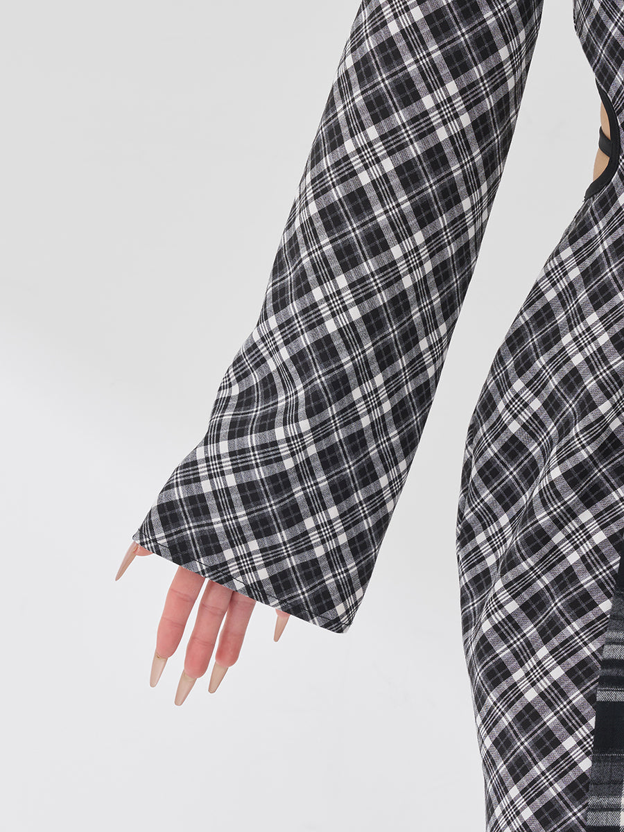 モデル：158cm（着用サイズ：FREE　着用カラー：BLK）