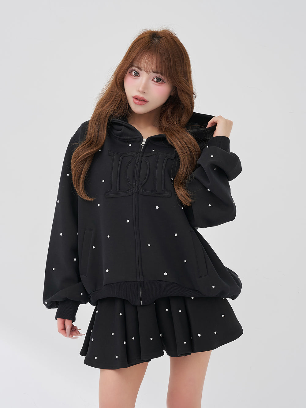 モデル：158cm（着用サイズ：FREE　着用カラー：BLK）