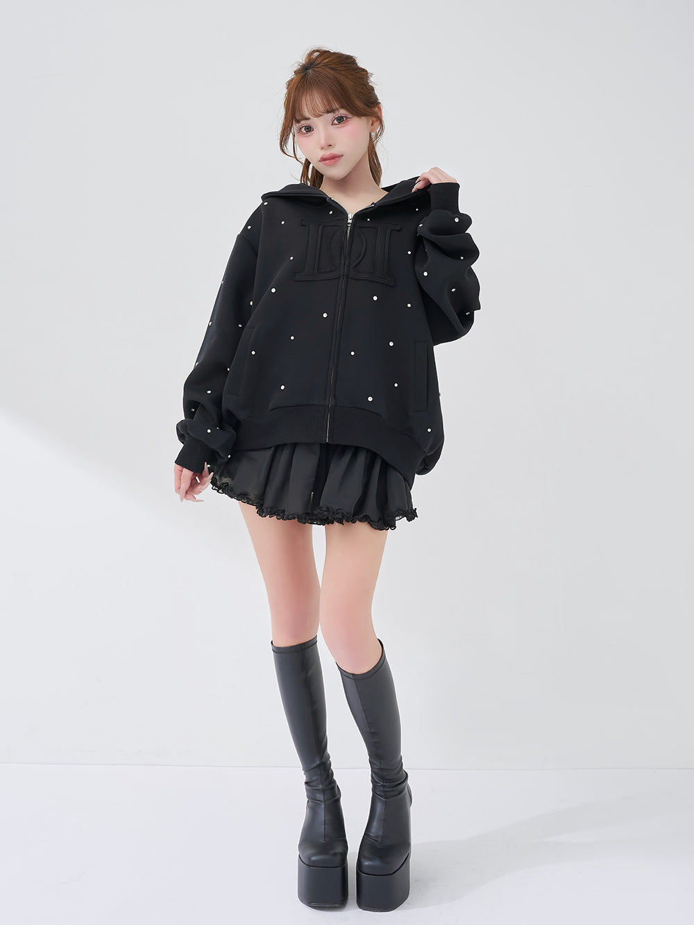 モデル：158cm（着用サイズ：FREE　着用カラー：BLK）