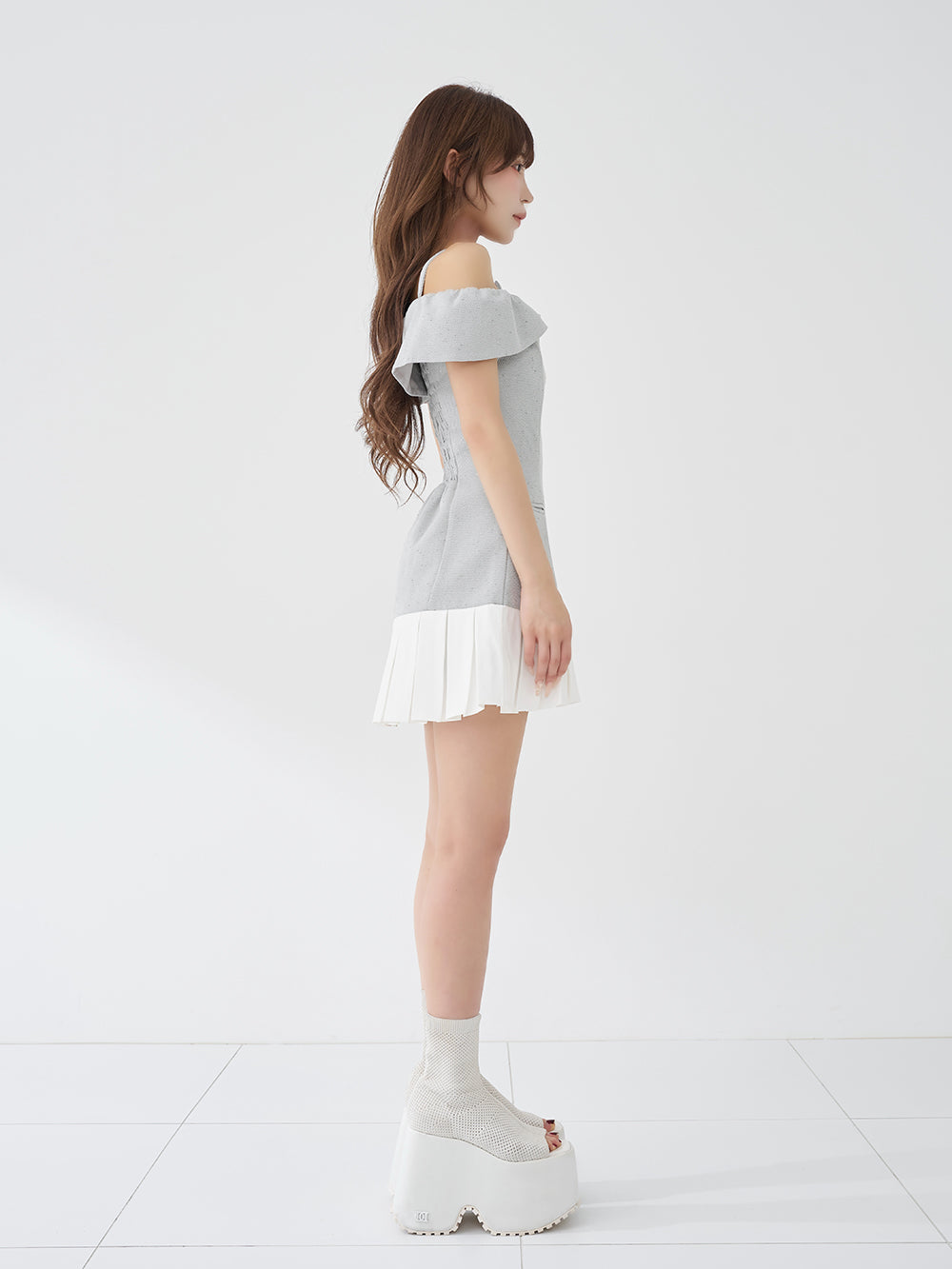 モデル：158cm（着用サイズ：FREE　着用カラー：GRY）
