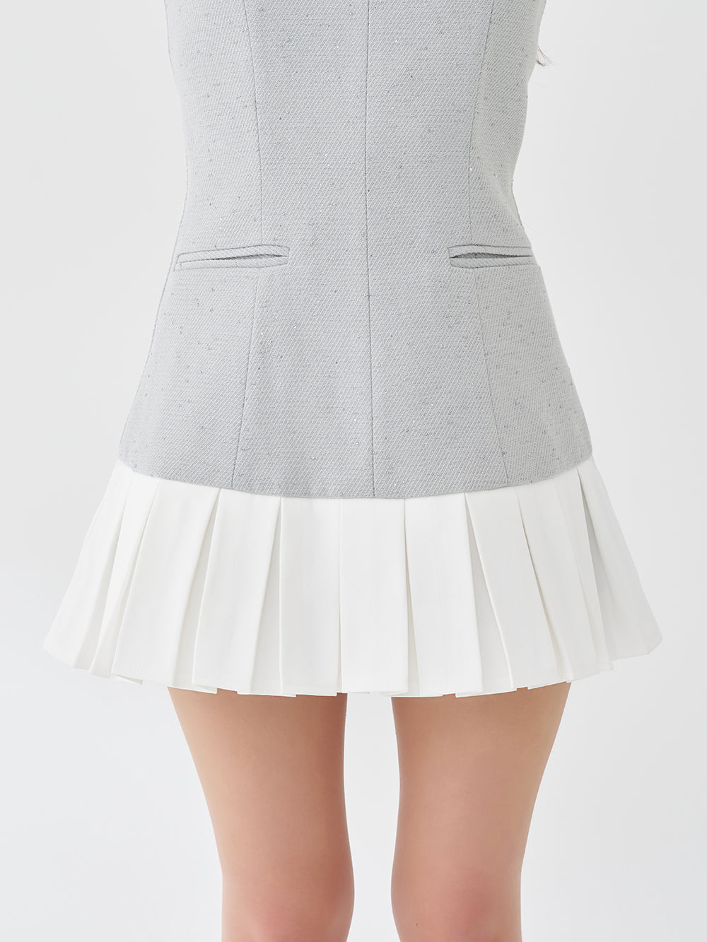 モデル：158cm（着用サイズ：FREE　着用カラー：GRY）
