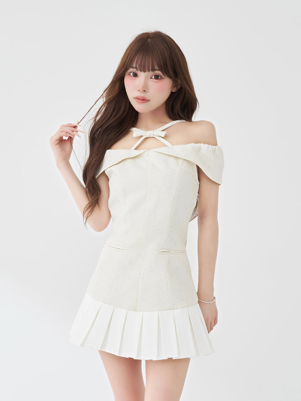 モデル：158cm（着用サイズ：FREE　着用カラー：WHT）