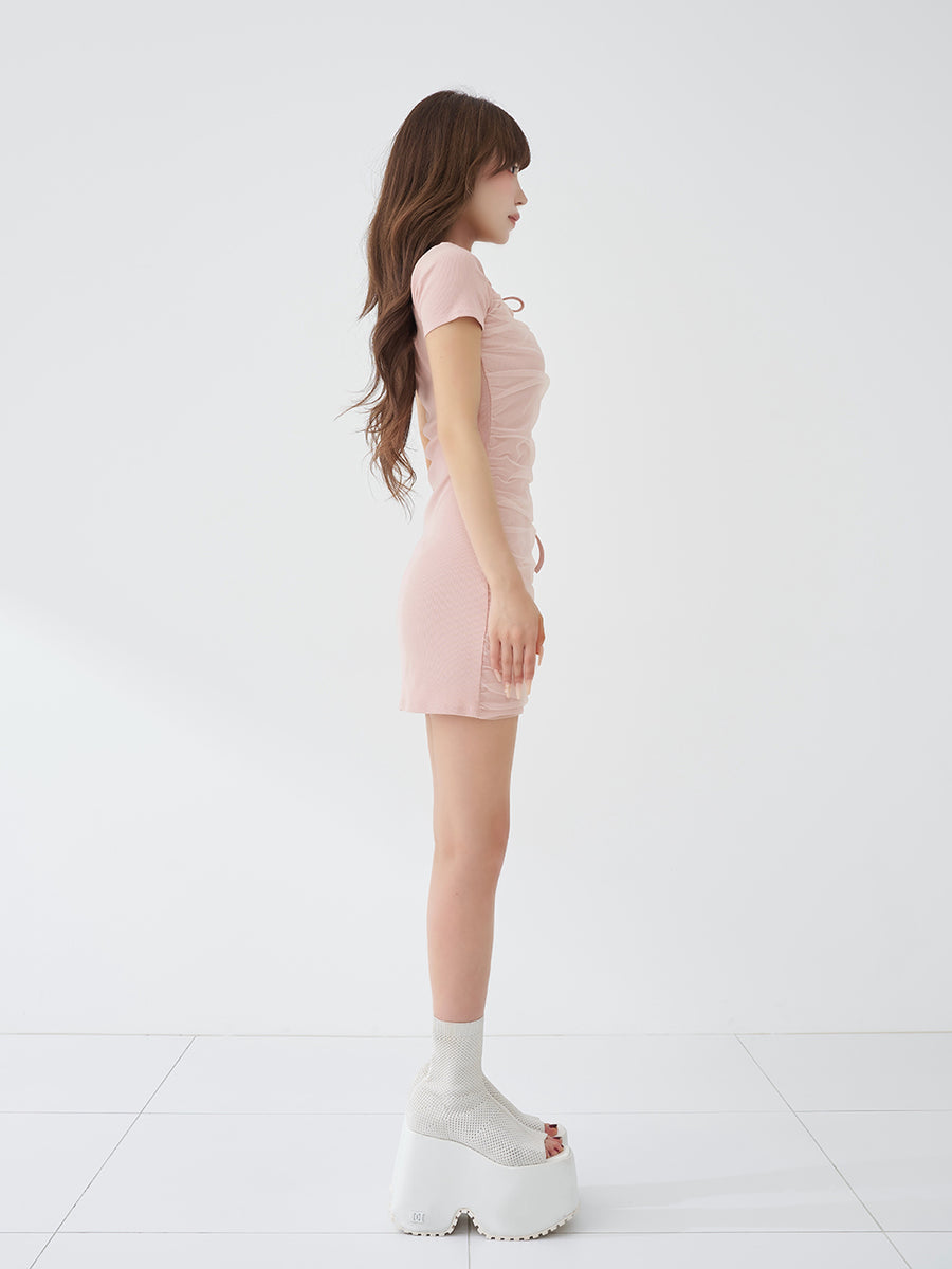 モデル：158cm（着用サイズ：FREE　着用カラー：PNK）